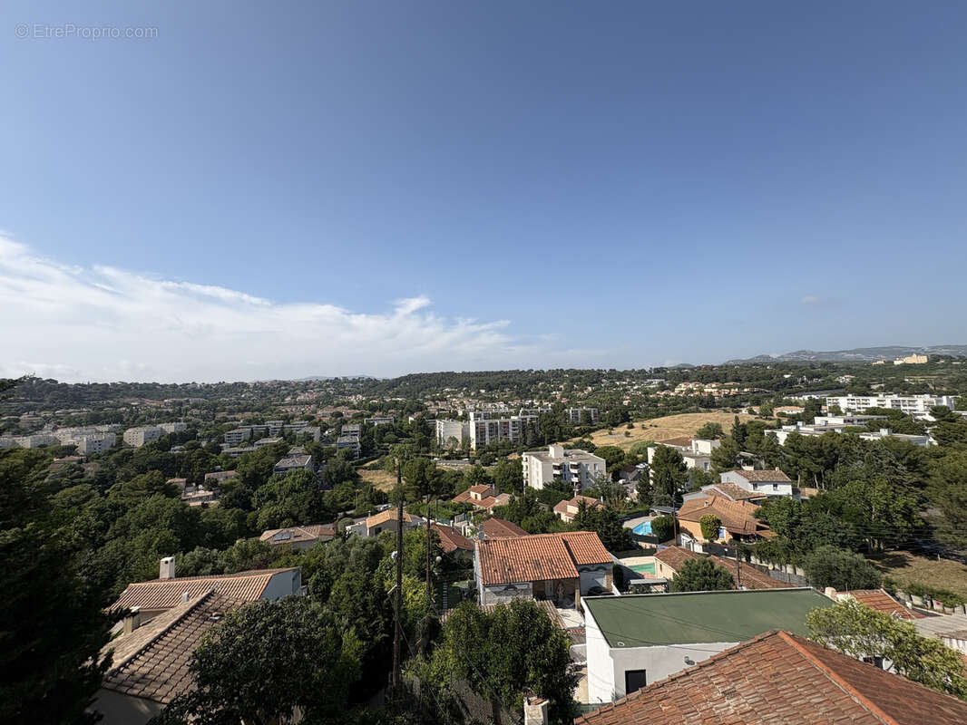 Appartement à MARSEILLE-12E