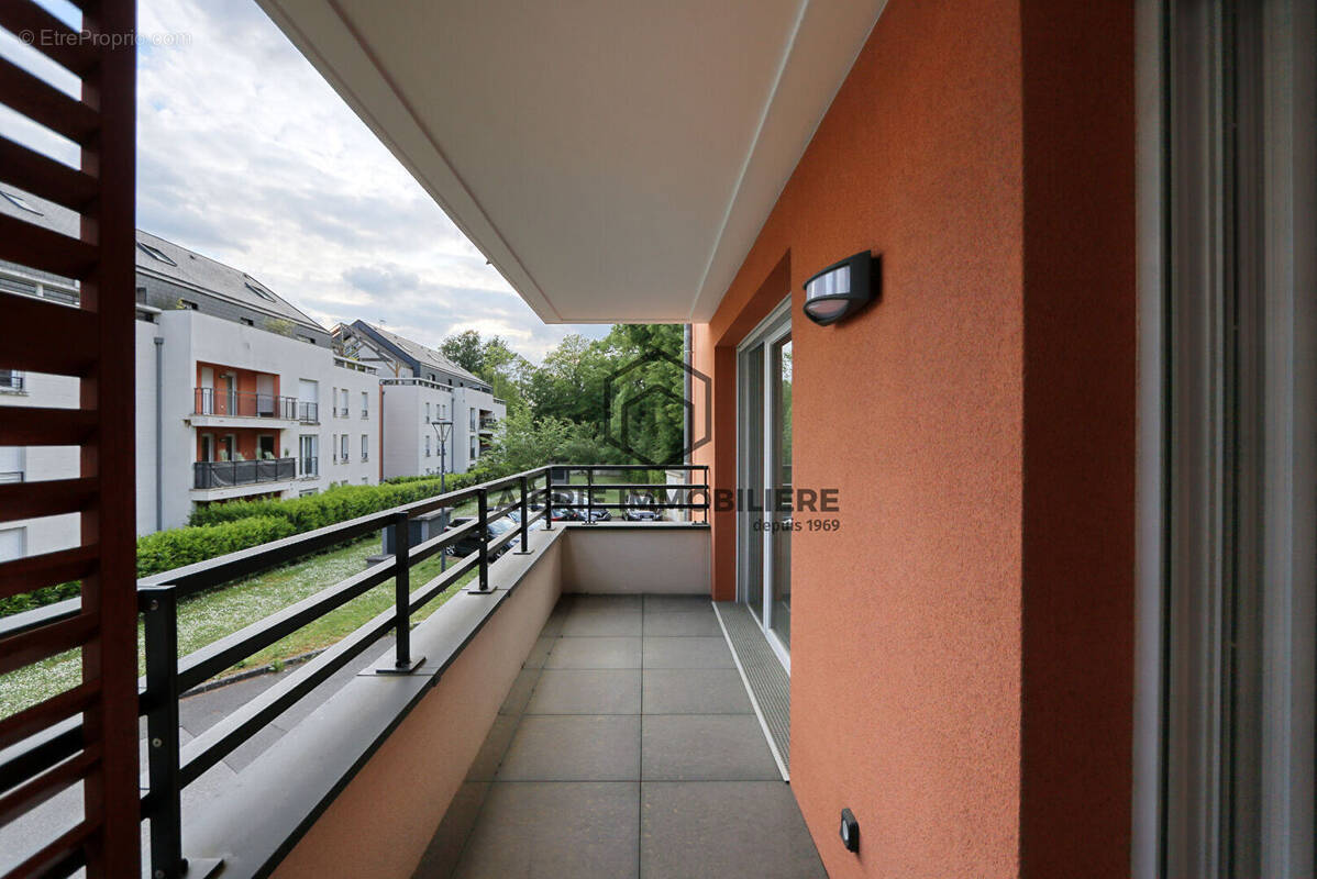 Appartement à EMERAINVILLE