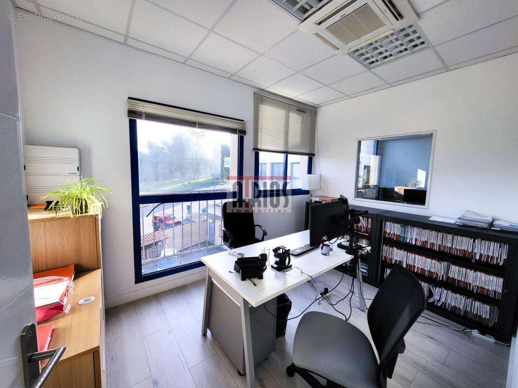 Commerce à SIX-FOURS-LES-PLAGES