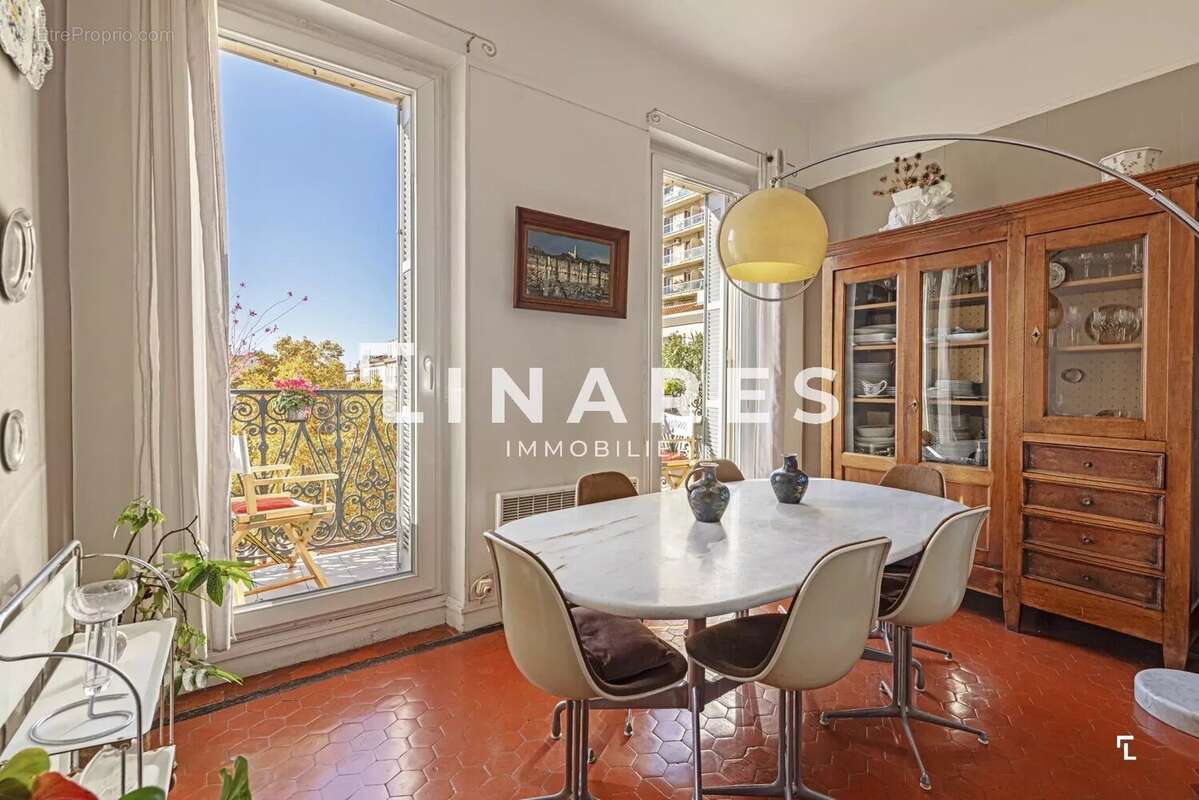 Appartement à MARSEILLE-1E