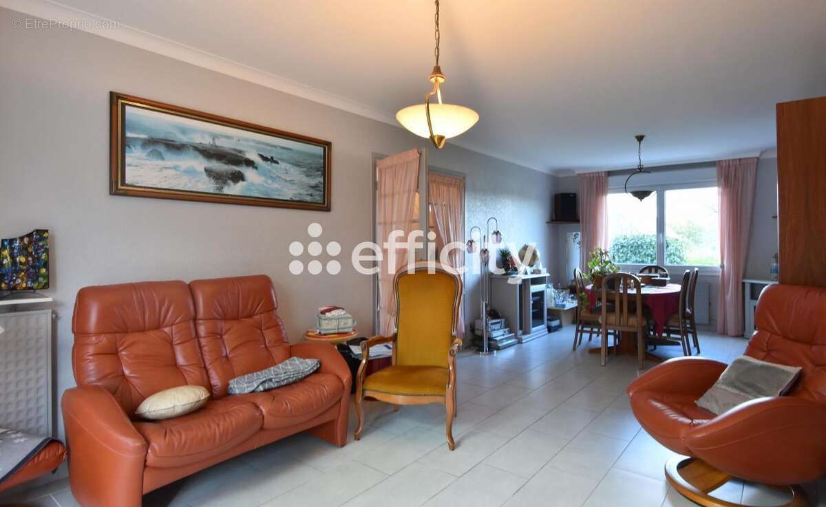 Maison à LE RELECQ-KERHUON