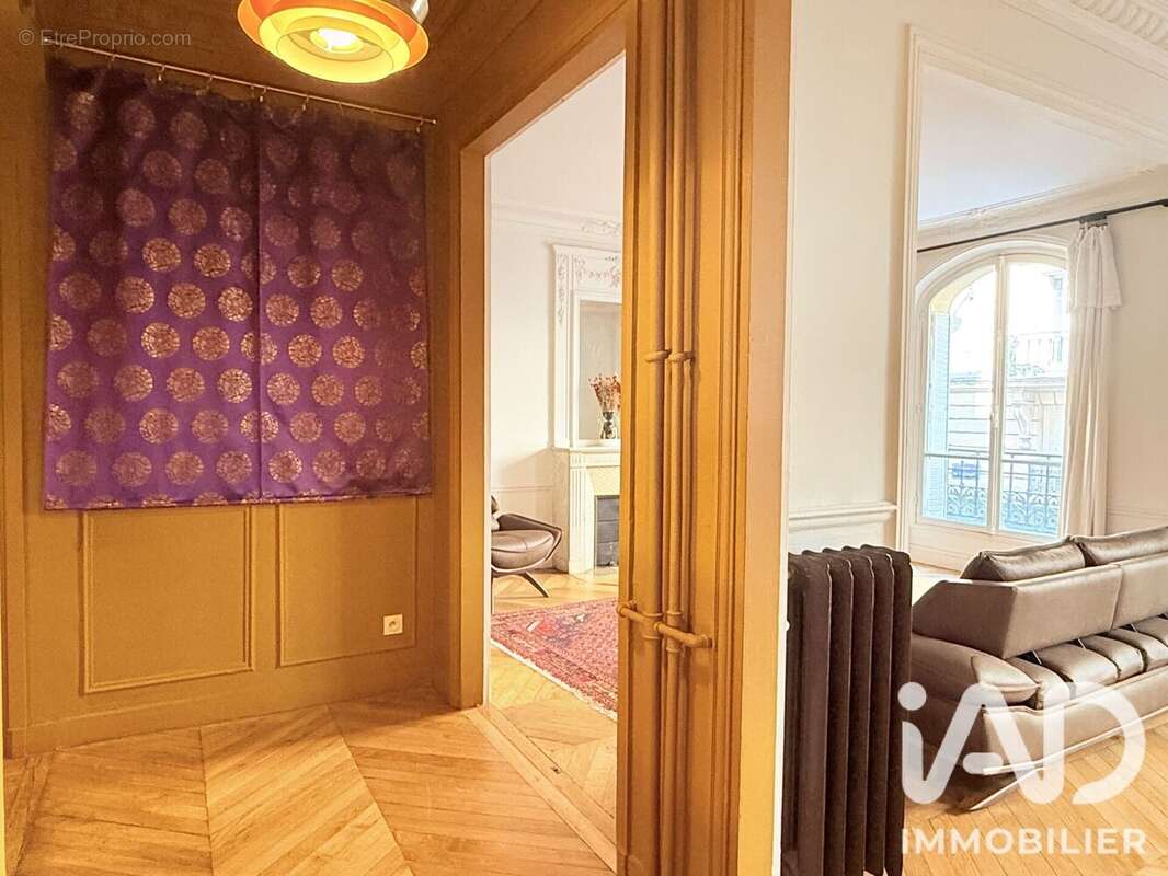 Appartement 107 m² à Paris-18e  - photo 2