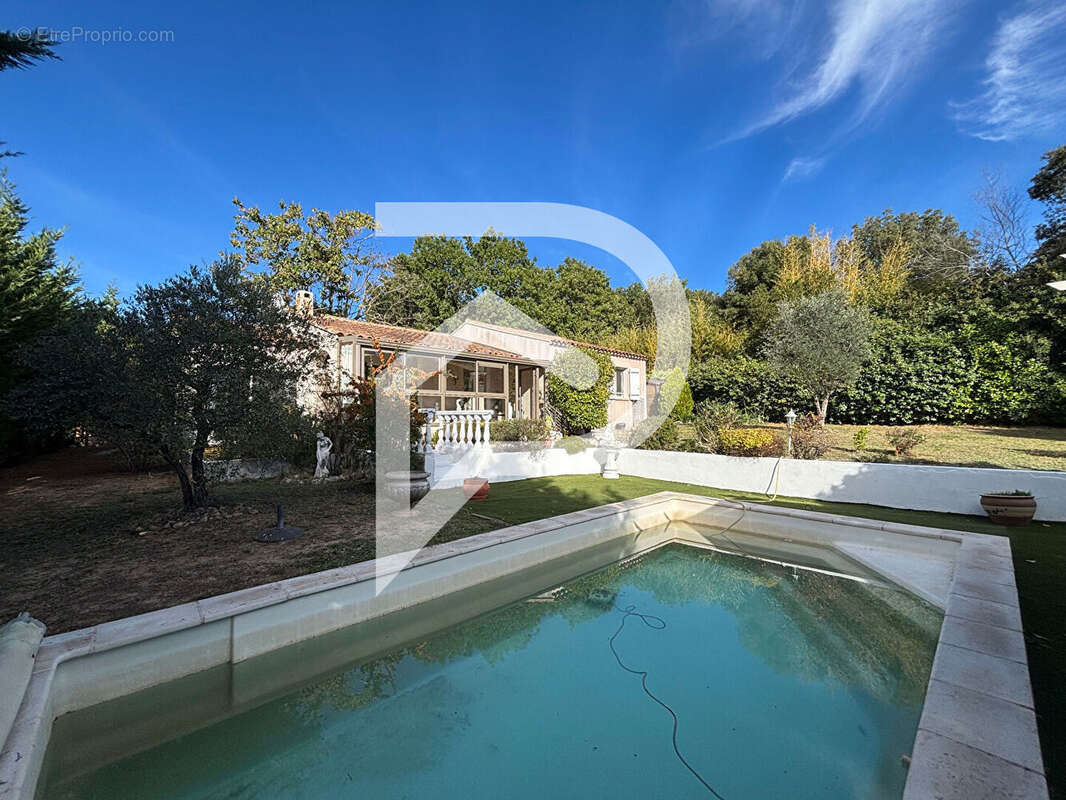 Maison à VINON-SUR-VERDON