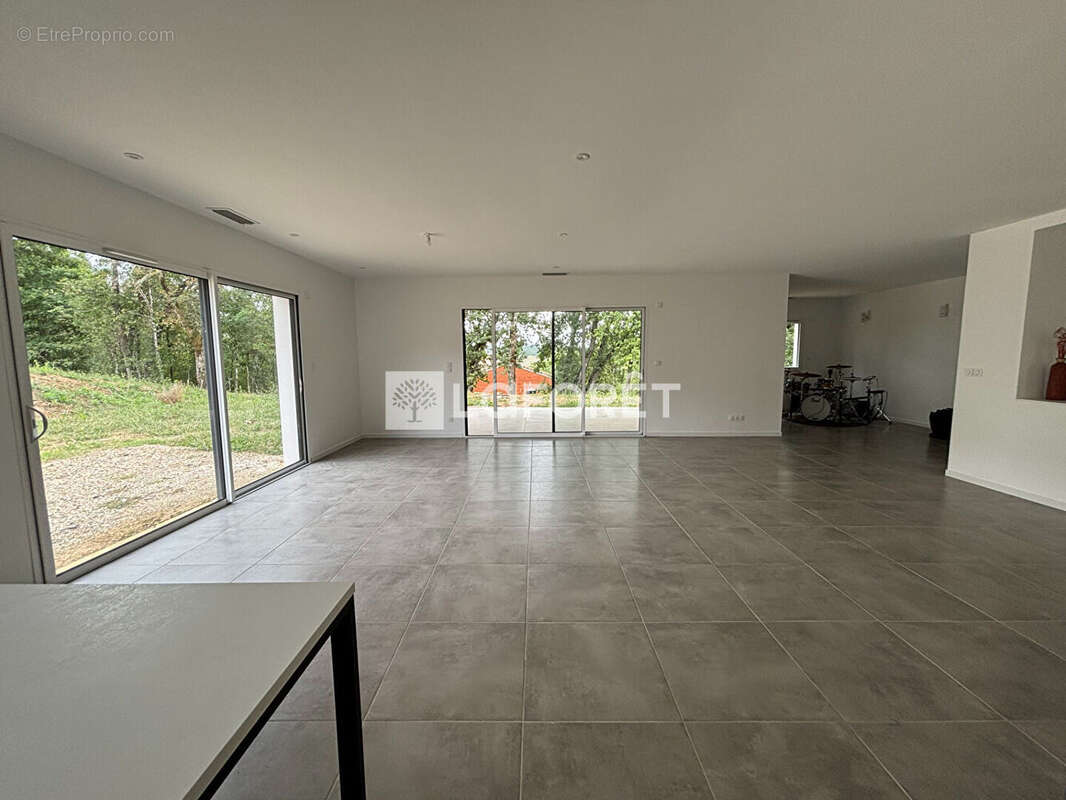 Maison à MONCLAR-DE-QUERCY