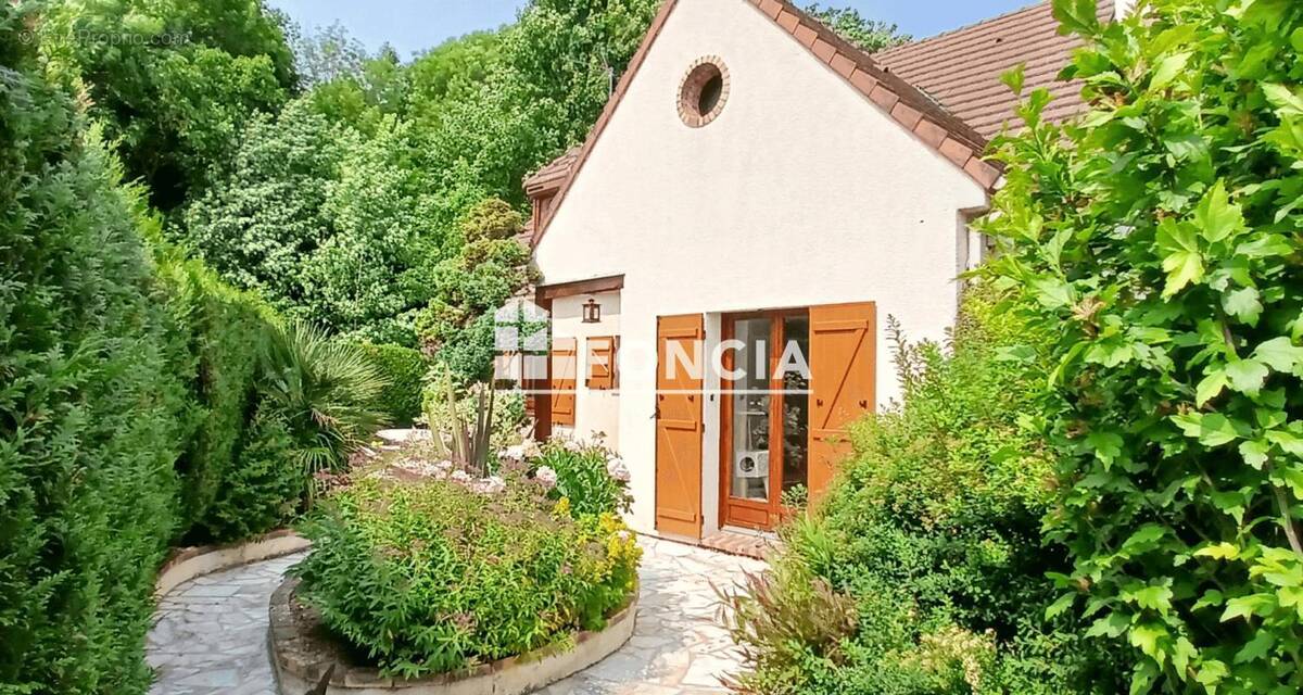 Maison à LA QUEUE-EN-BRIE