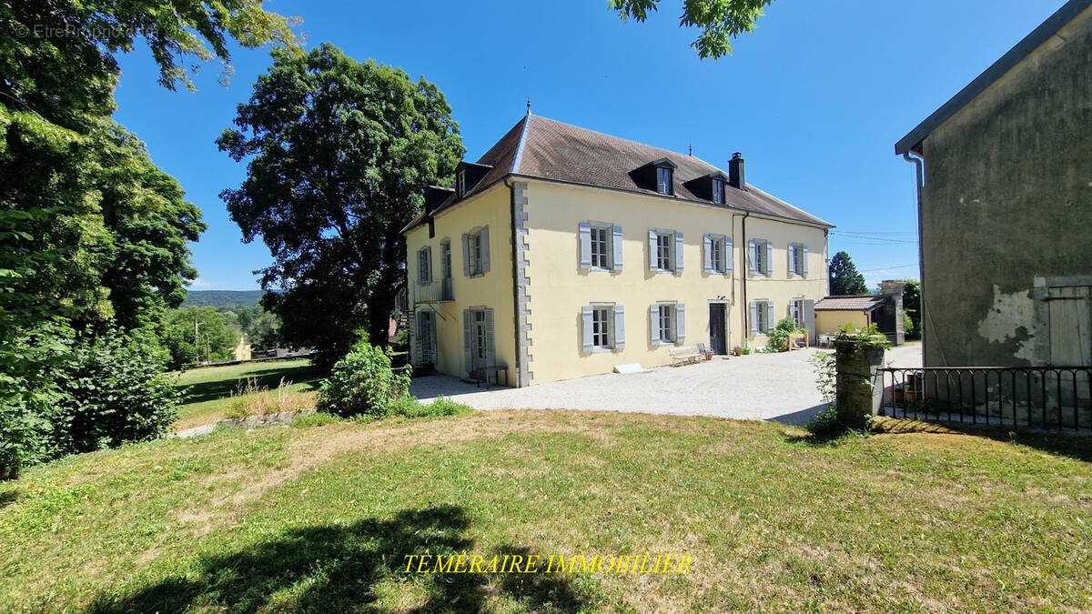 Maison à VERS-EN-MONTAGNE