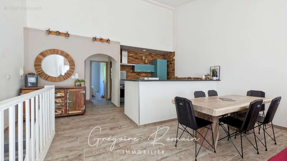 Maison à SAINT-CHAMAS