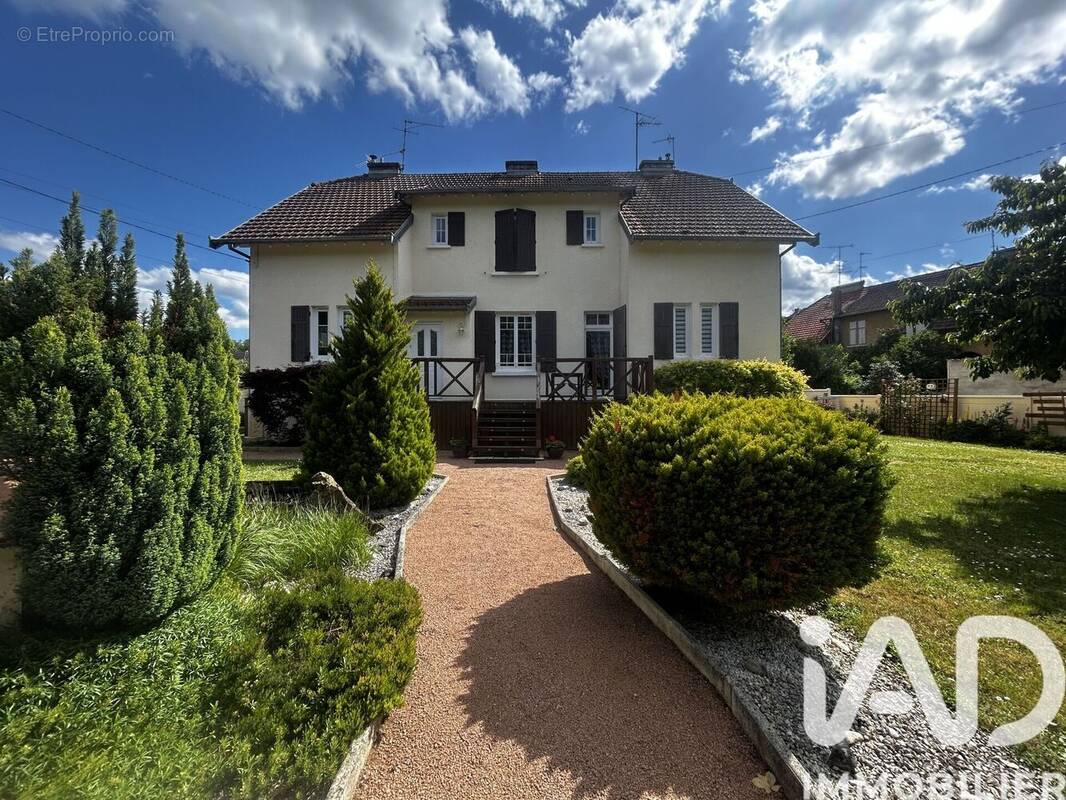 Photo 1 - Maison à MONTLUCON