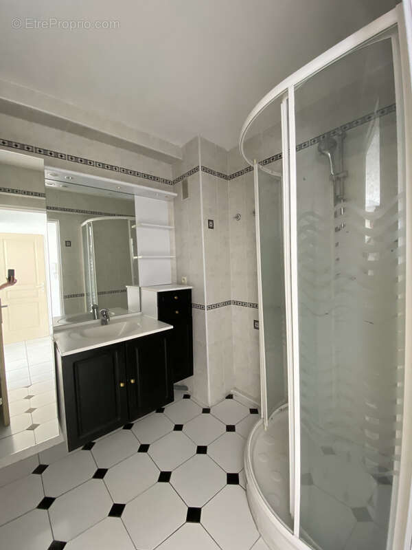 Appartement T2 place du foirail Tarbes - photo 6