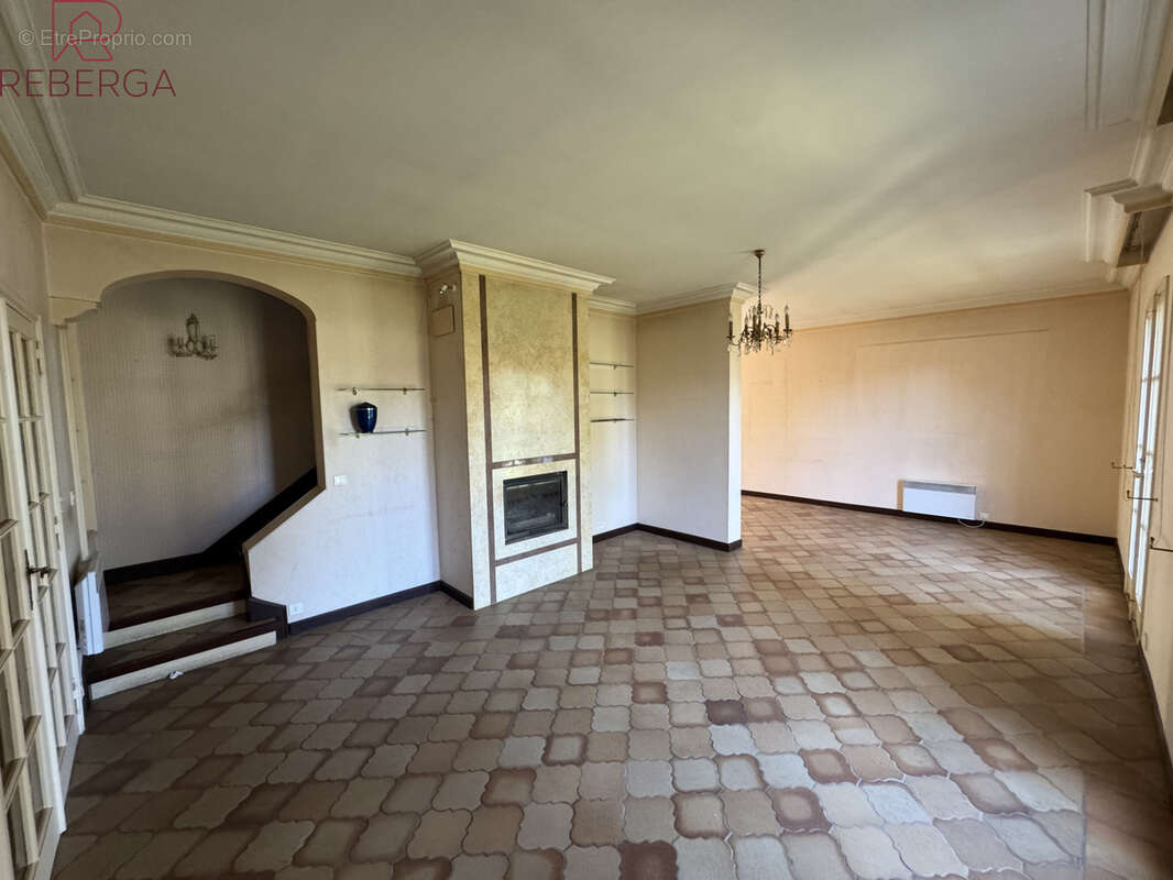 Maison à AUSSILLON
