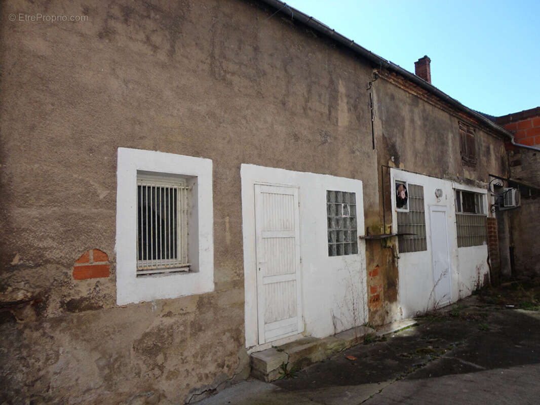 Commerce à LAPALISSE