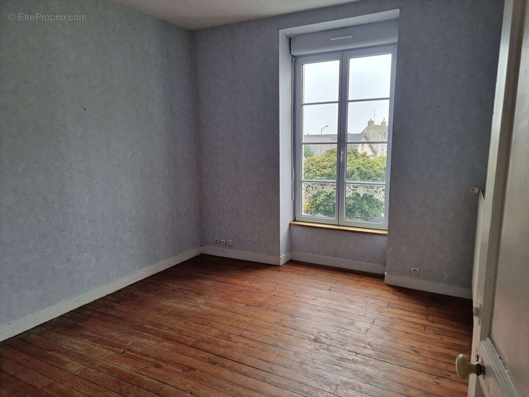 Maison à FRESNAY-SUR-SARTHE