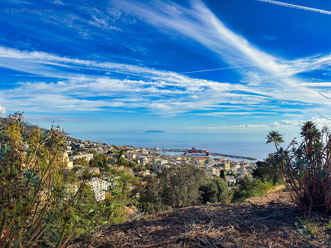 Terrain à BASTIA