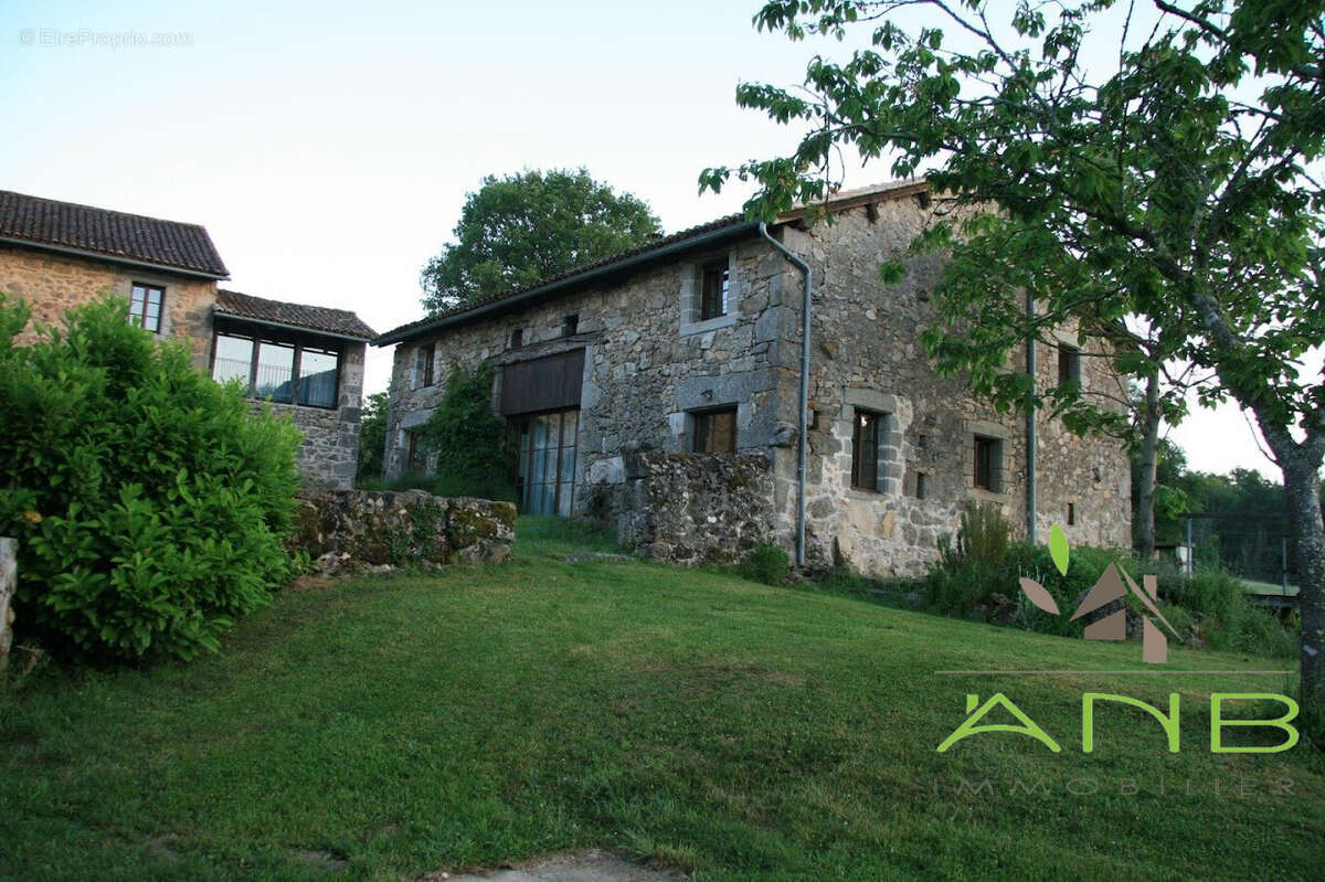 Maison à BUSSEROLLES