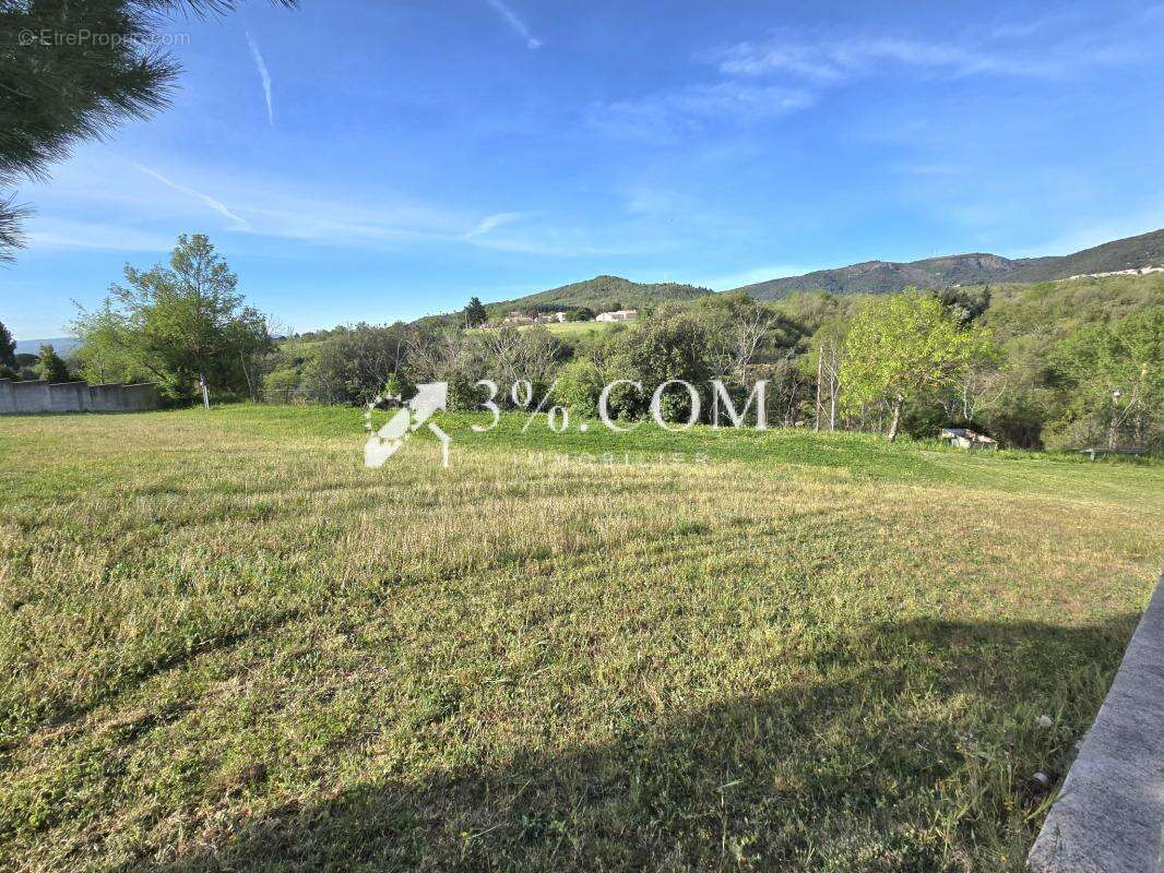 Terrain à CHARMES-SUR-RHONE
