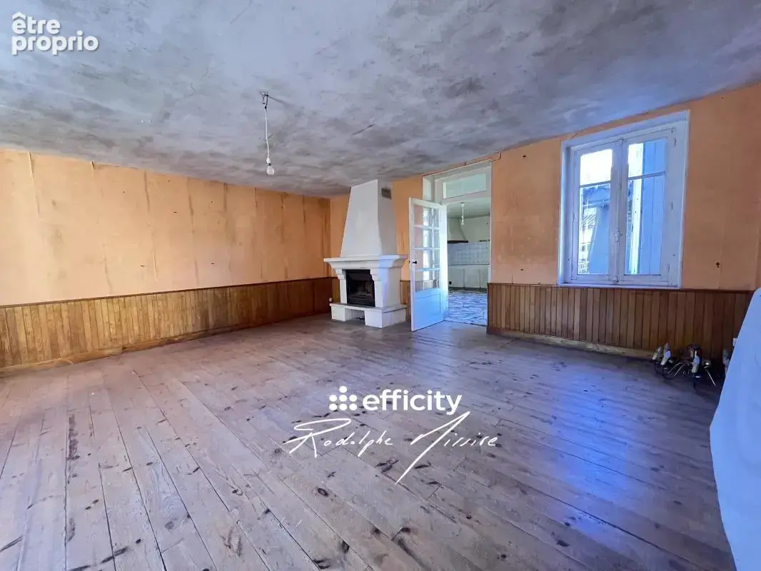 Maison 8 pièces 158 m² à vendre à Chef-Boutonne (79110) - photo 2