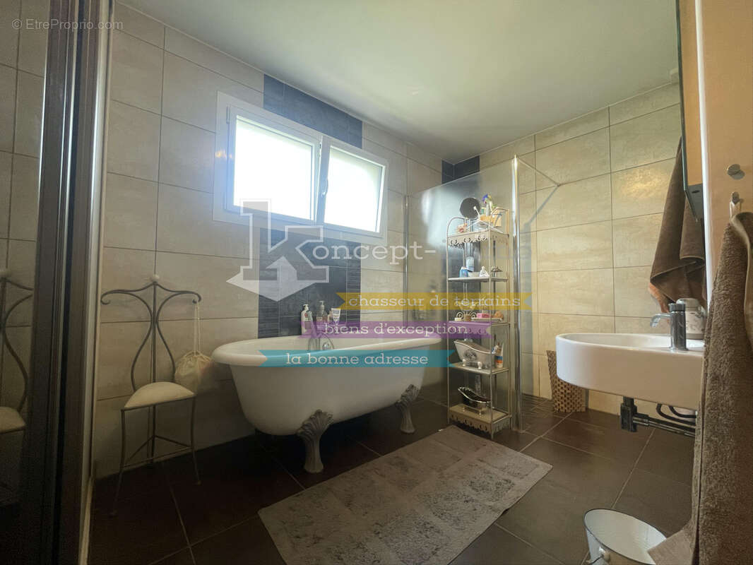 n°8 - Maison à SAINT-MAXIMIN