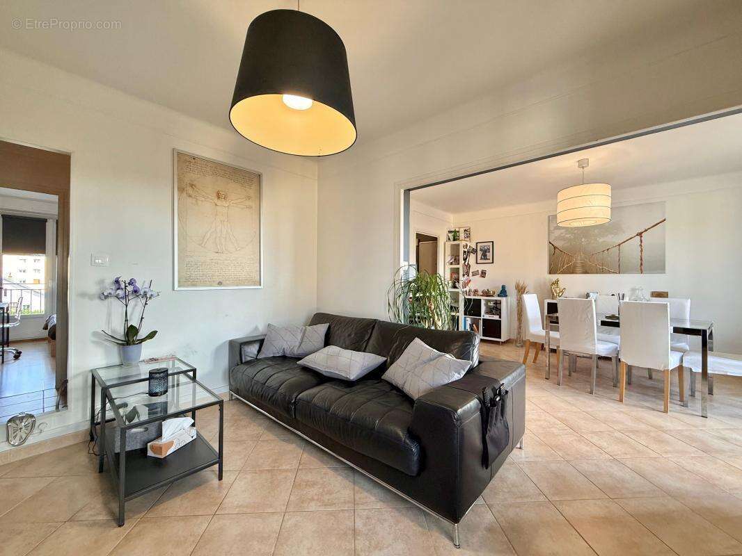 Appartement à CHENOVE