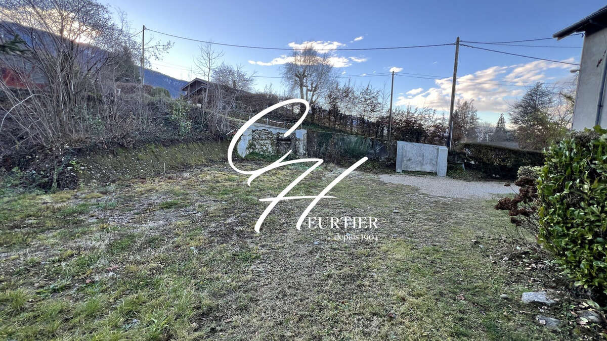 Terrain à SAINT-MARTIN-D'URIAGE