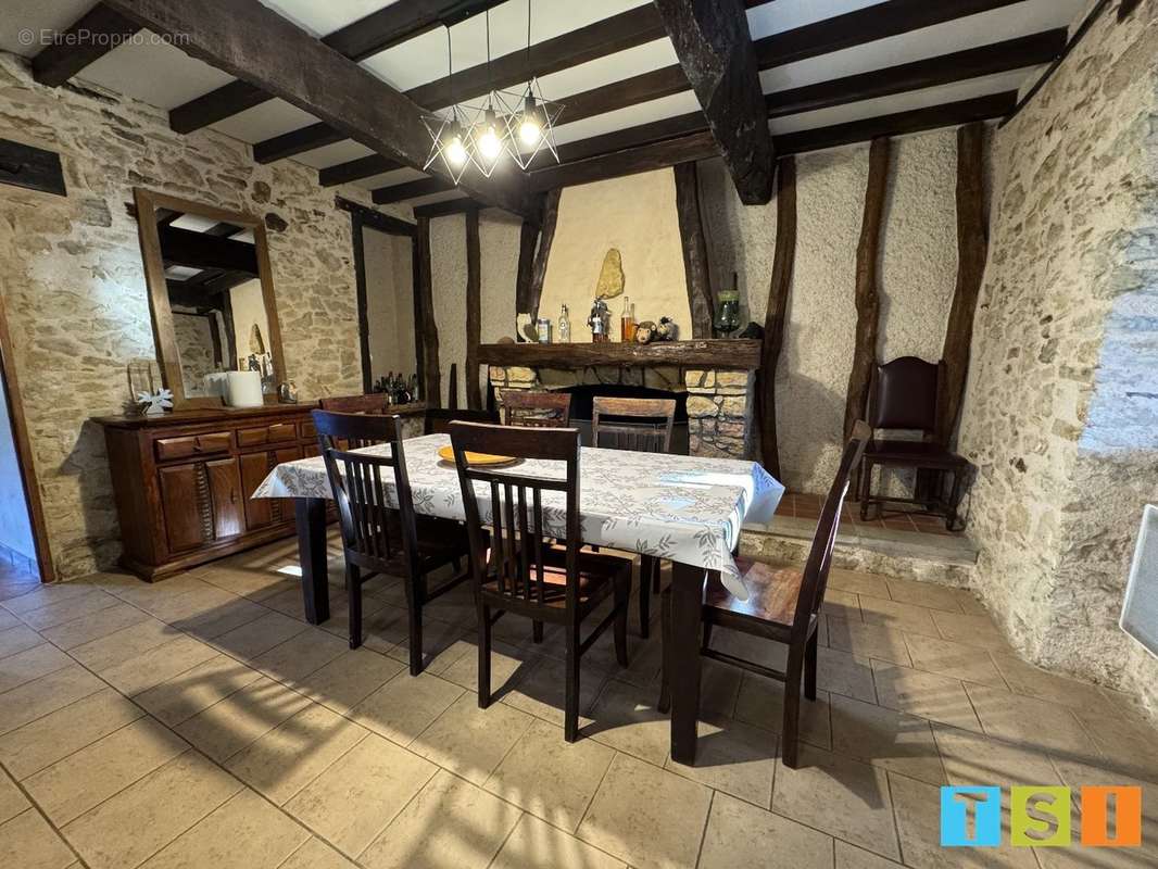 Maison à SAINT-MARCET