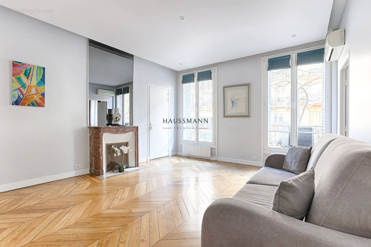Appartement à PARIS-3E
