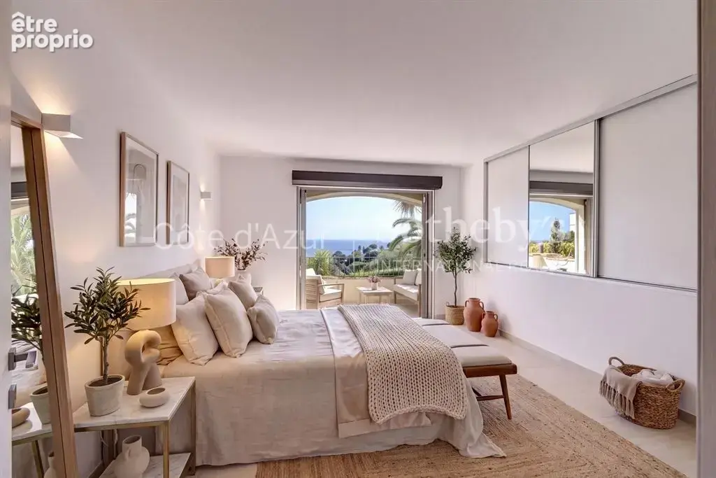 Super Cannes, villa provençale rénovée avec piscine et vue panoramique sur la Méditerranée - photo 13