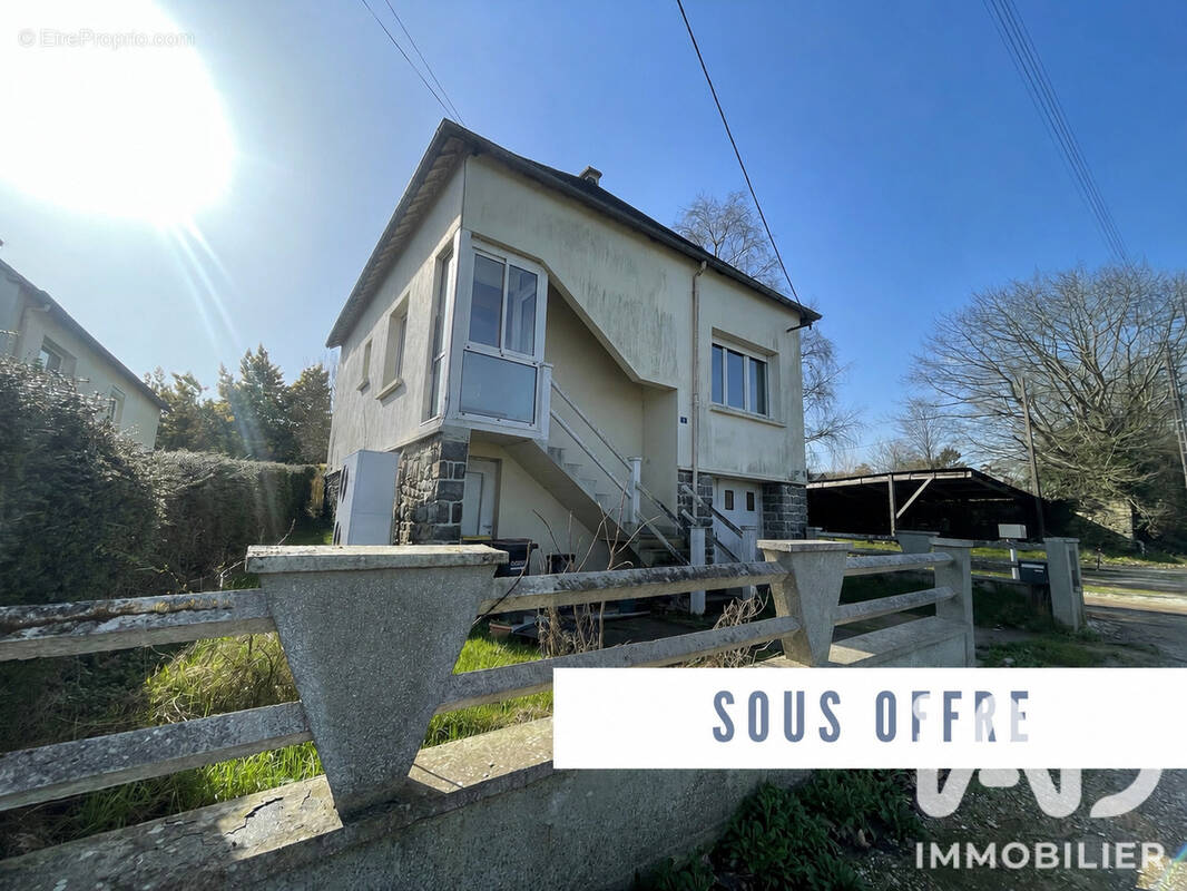 Photo 1 - Maison à SAINT-CARADEC