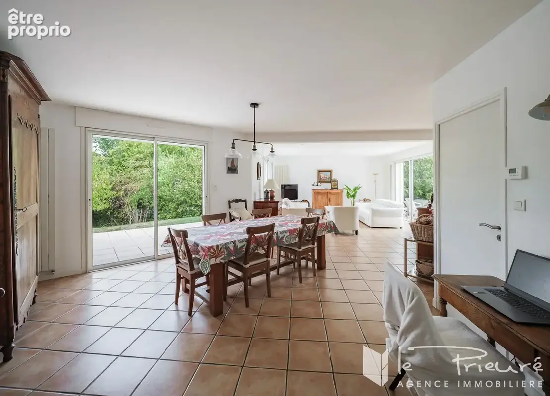 Proche Albi. A 5 min du centre-ville. Maison de 145 m² avec 4 chambres, piscine et terrain de 1 860 m² - photo 6