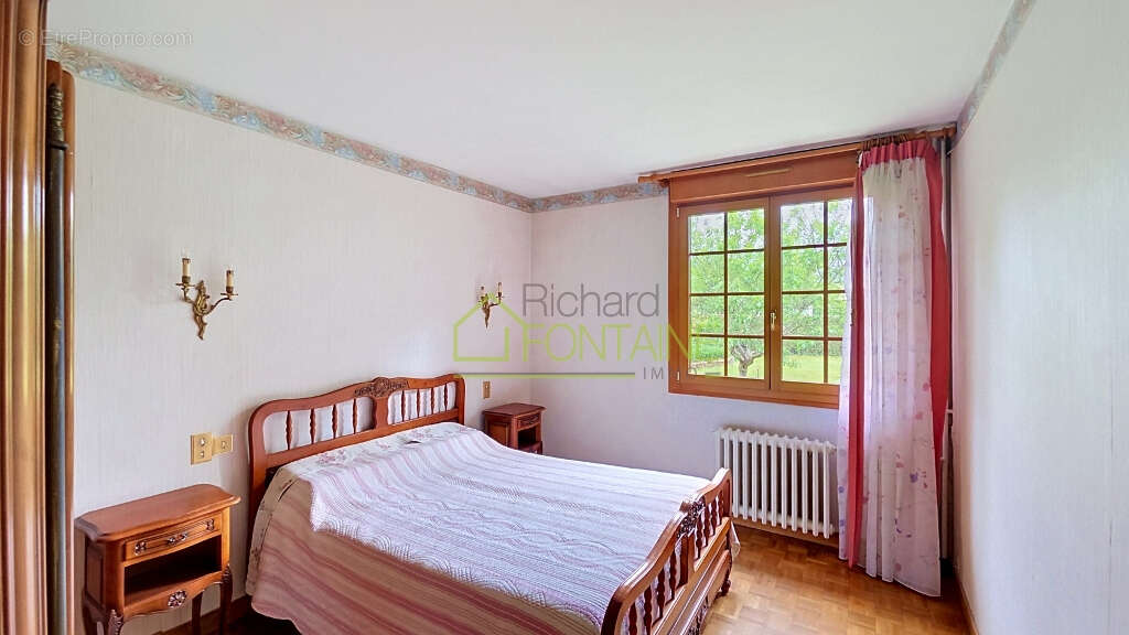 A  5 mn à pieds des commerces, en impasse Maison avec garage et jardin de 430 m² - photo 6