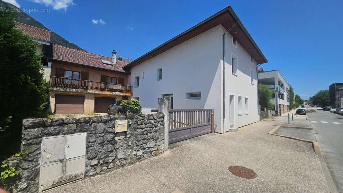 Maison à LA TERRASSE