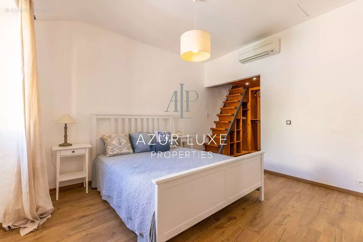 Appartement à VILLEFRANCHE-SUR-MER