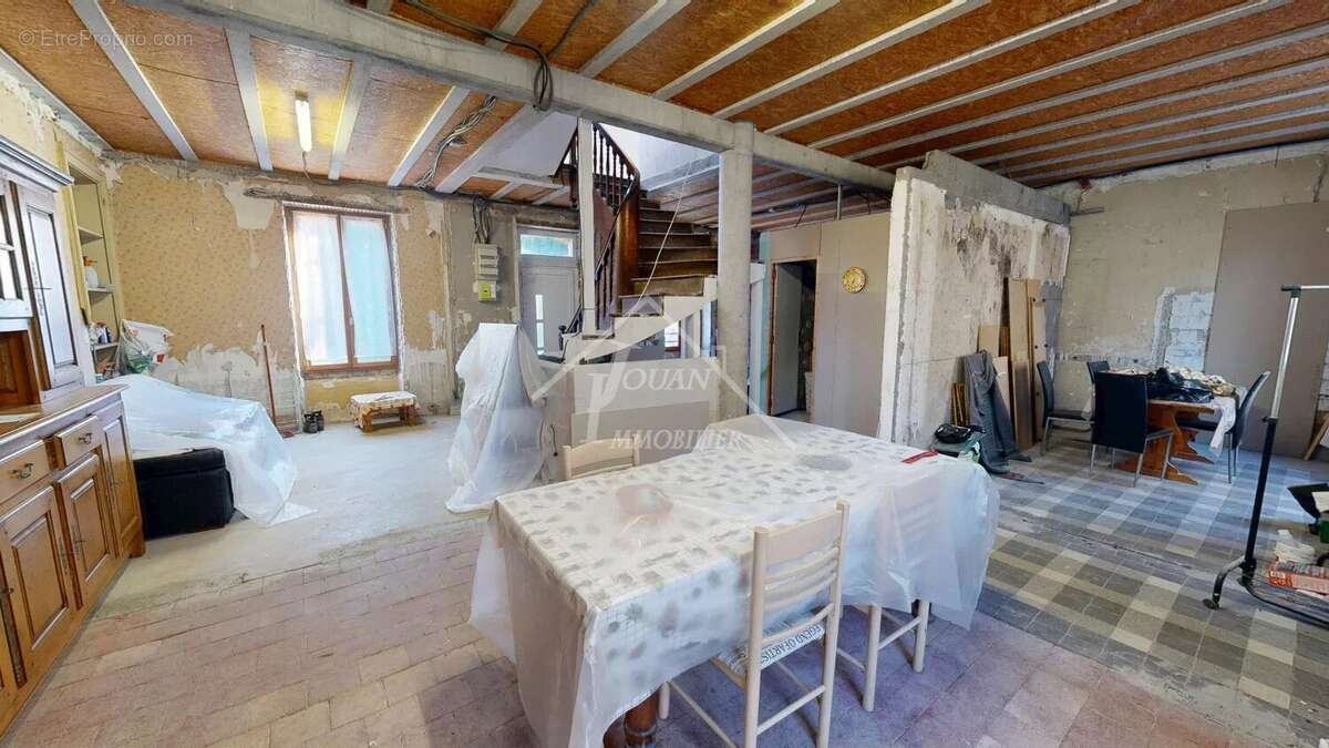 Maison à SAINT-ELOY-LES-MINES