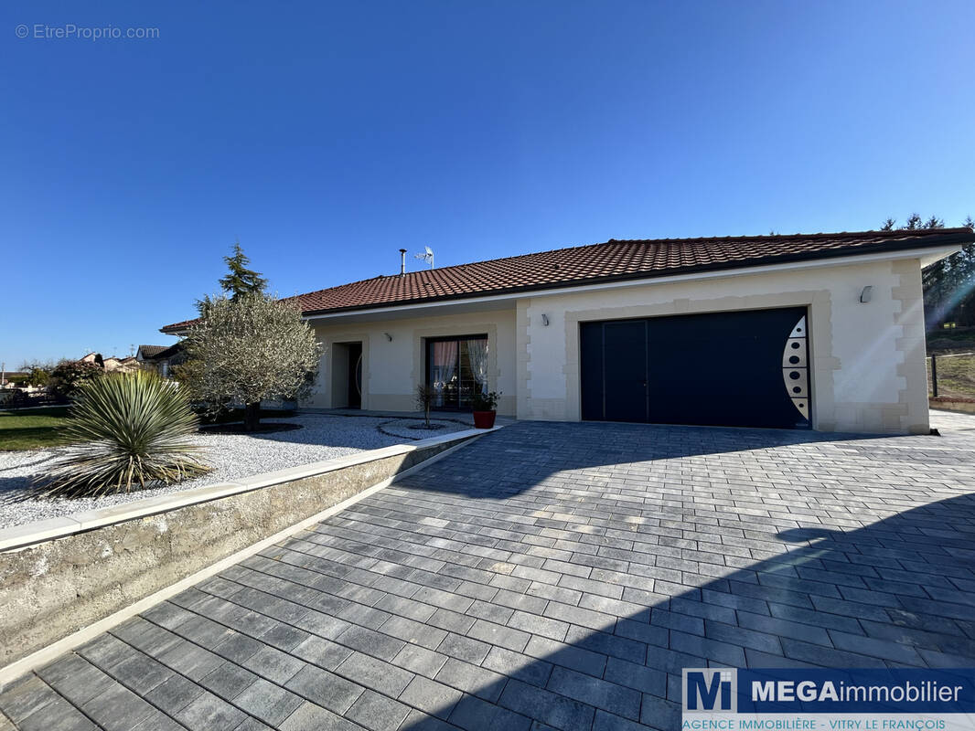 Maison à COURDEMANGES