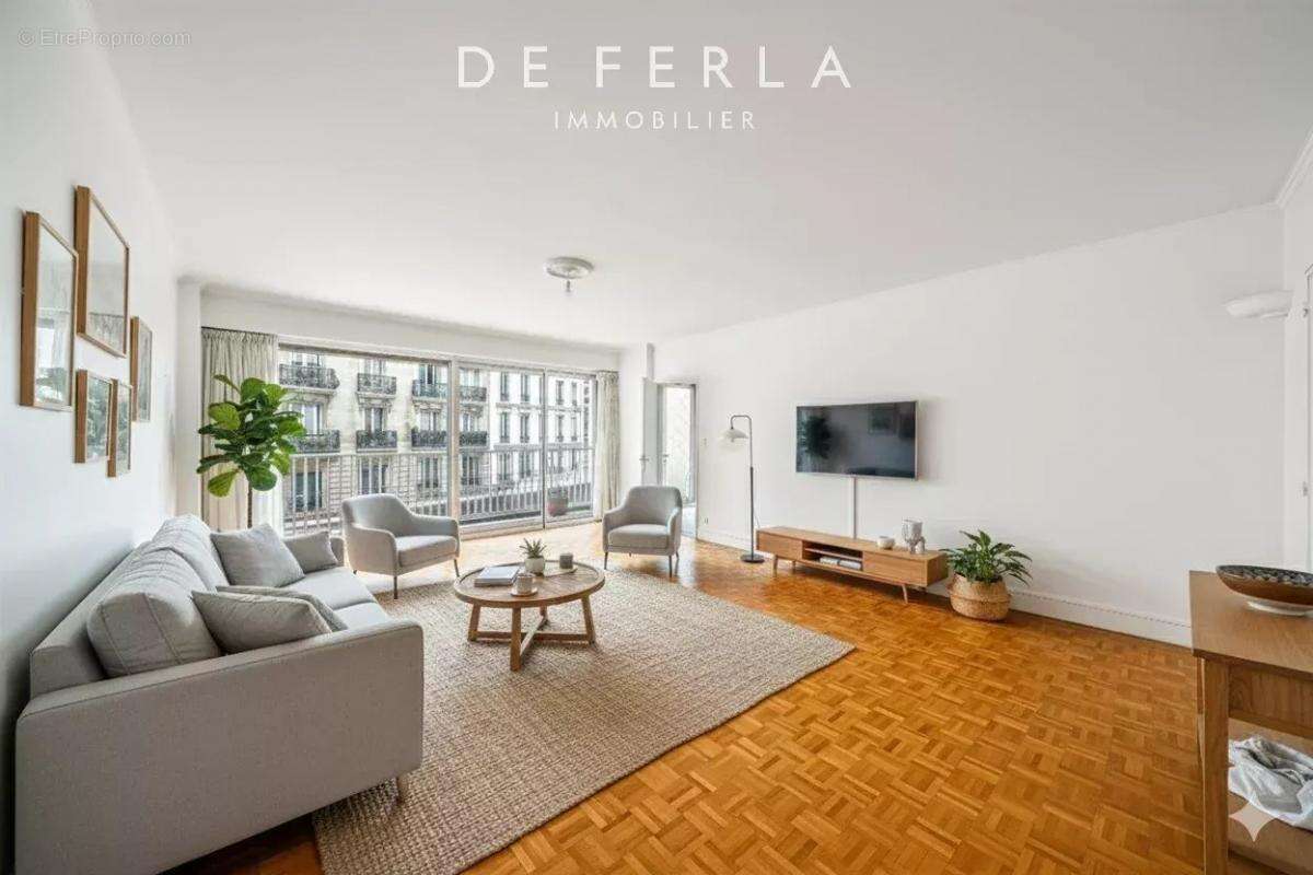 Appartement à PARIS-15E