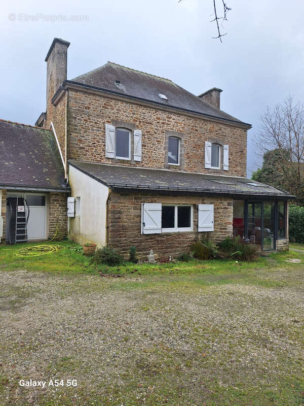 Maison à LOCQUELTAS