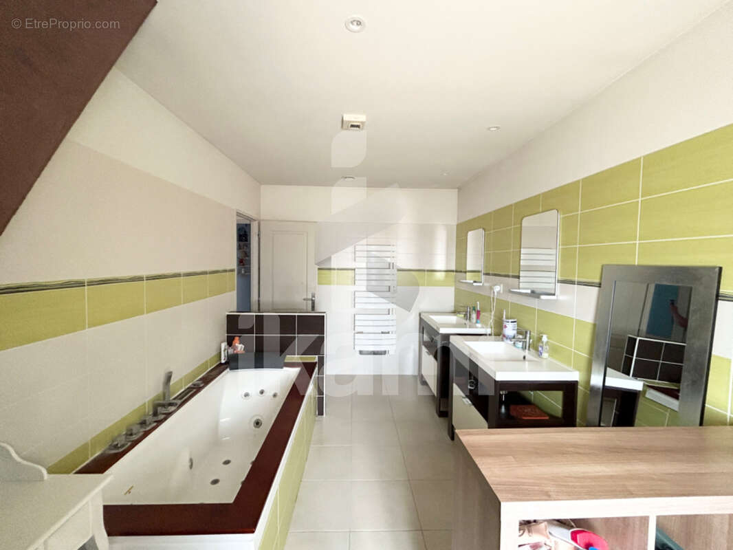 Maison de 176 m2 avec piscine - photo 11