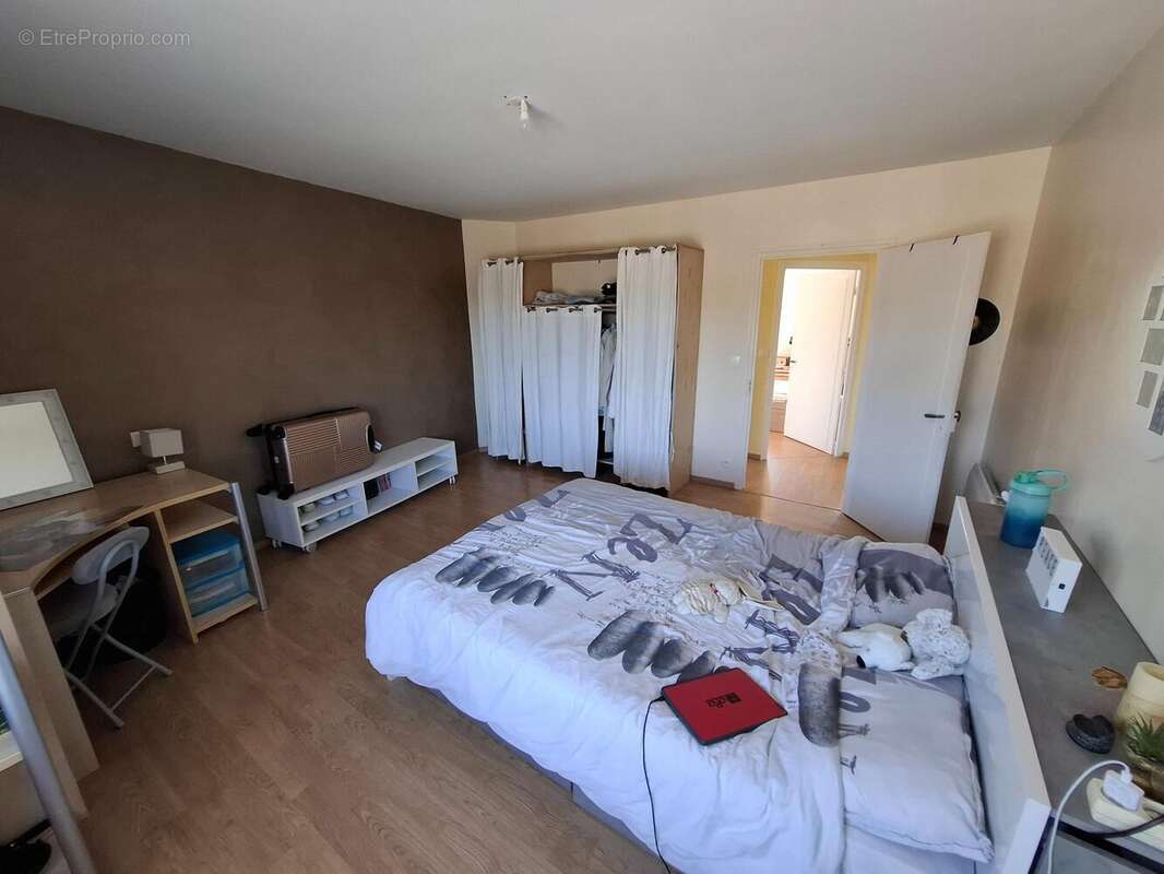 Maison 291 m² à Valence-Sur-Baise  - photo 5