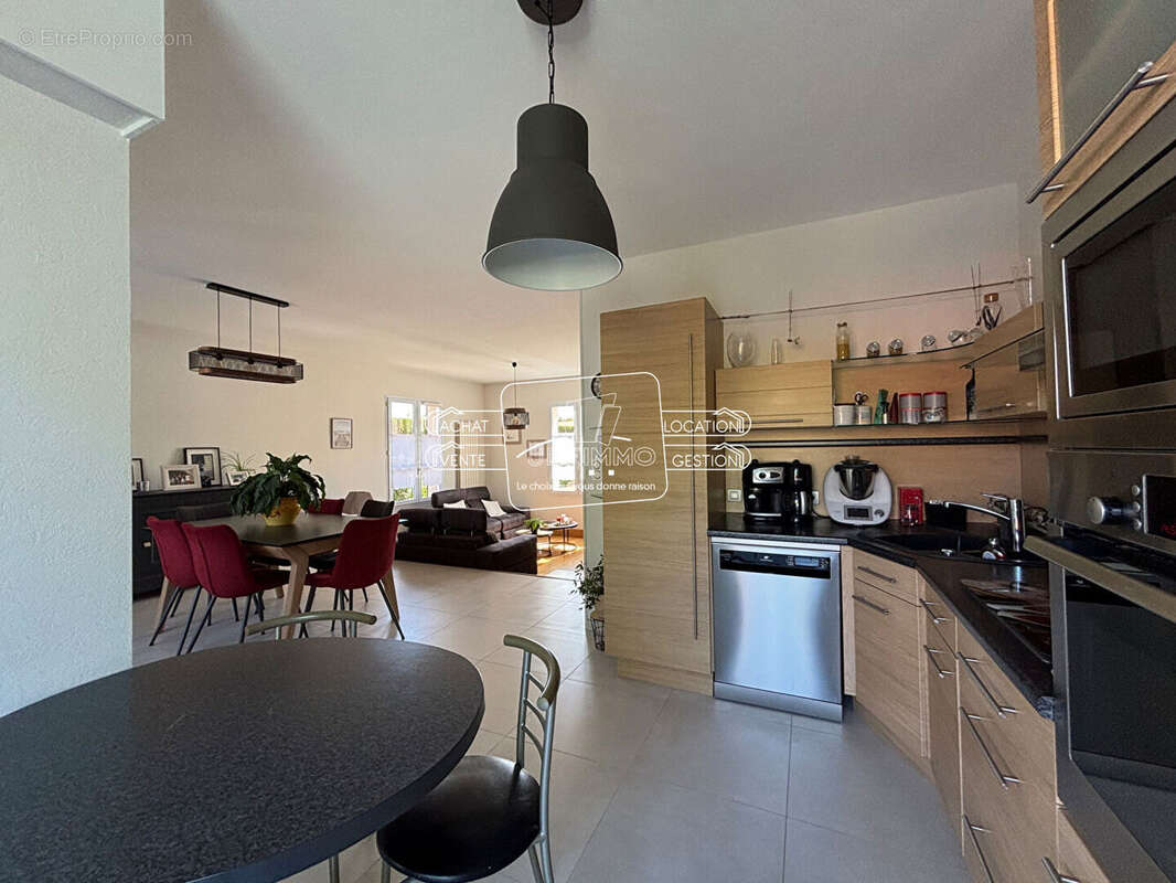 Maison à SAINT-JULIEN-DE-CONCELLES