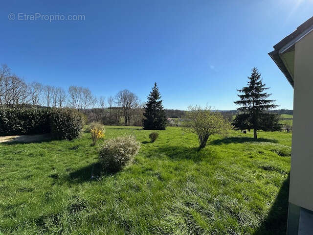 Maison à CHASTELLUX-SUR-CURE