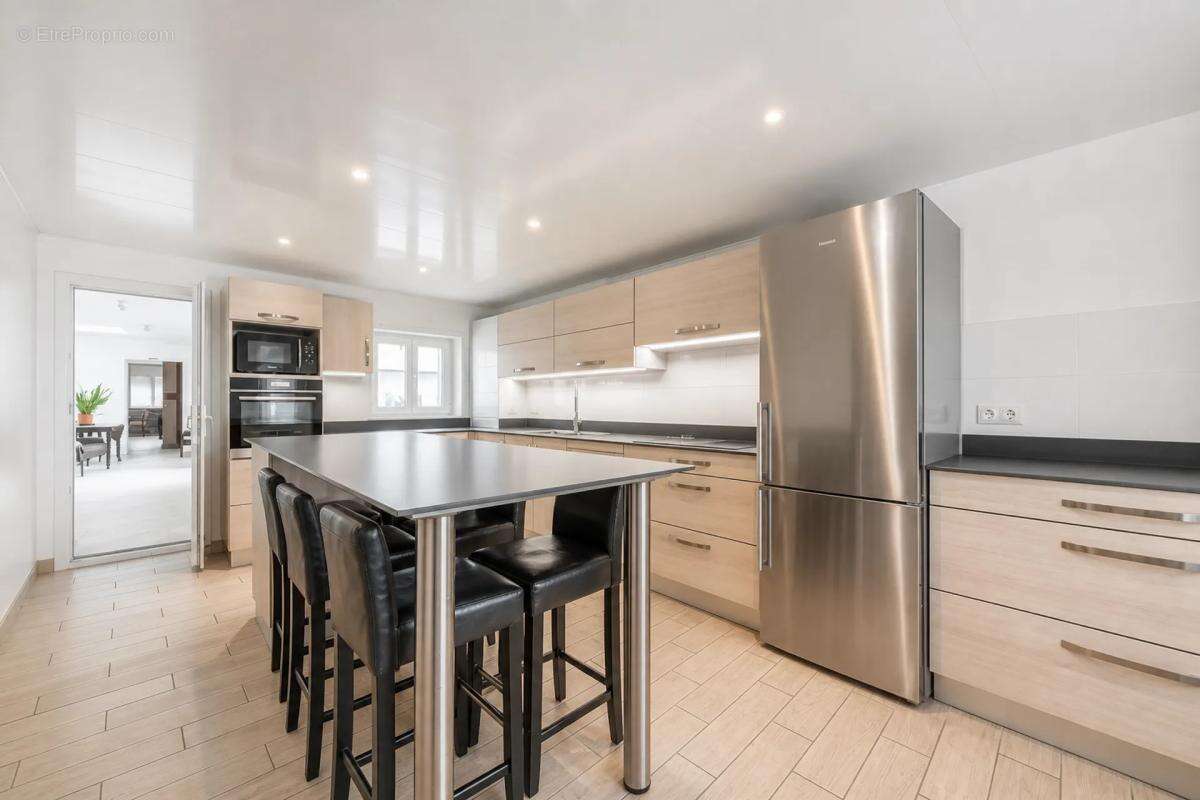Maison de 11 pièces de 308 m² à Mitry-Mory - photo 2