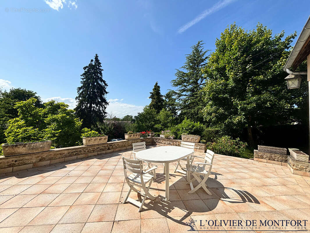 Propriete sur parc de plus d'1 hectare - photo 3