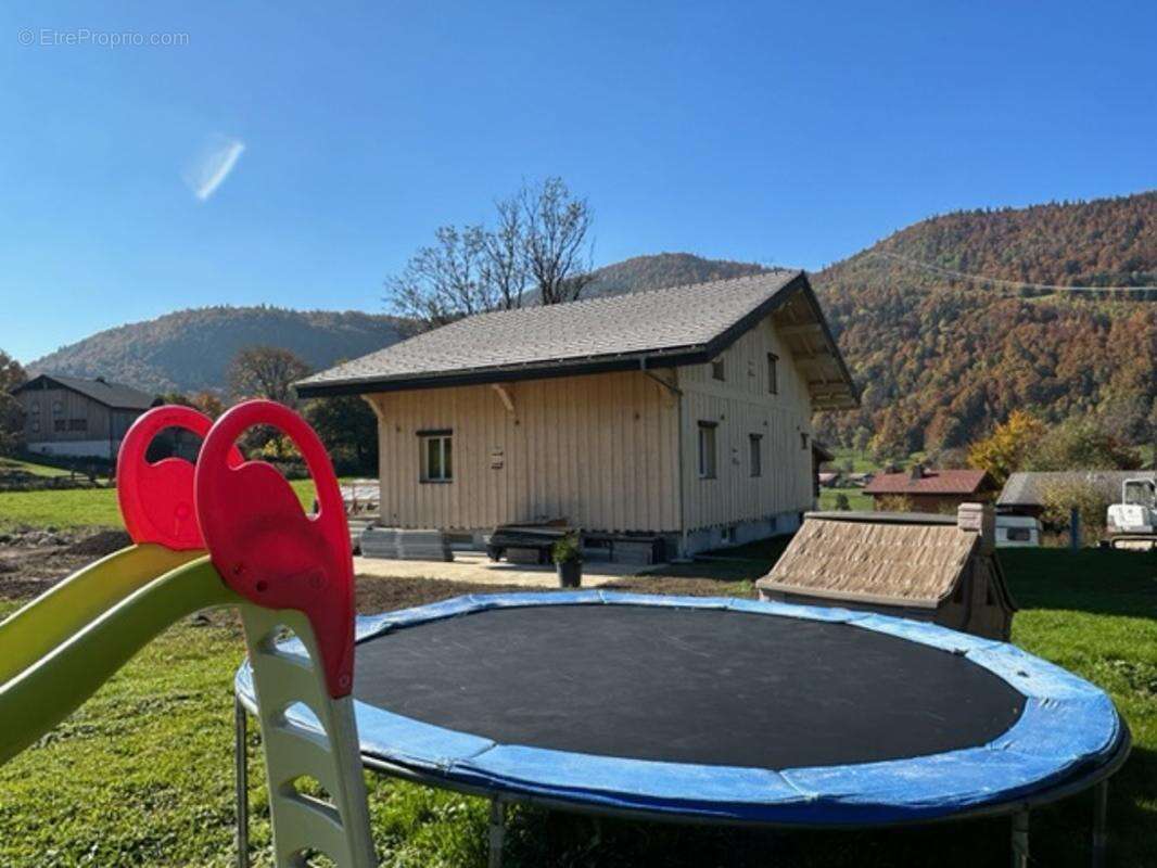 Maison à PERS-JUSSY