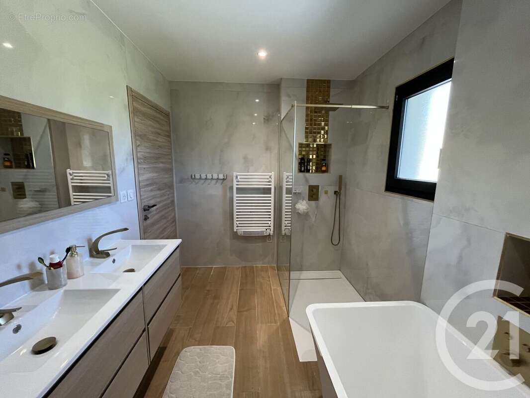Maison 196 m² à Goyrans  - photo 12