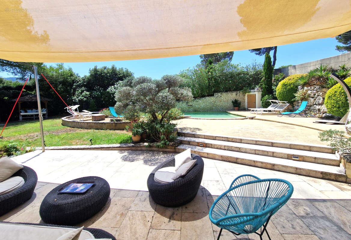 Magnifique villa 209 m2 type 7 avec piscine, double garage et vue Luberon - photo 5