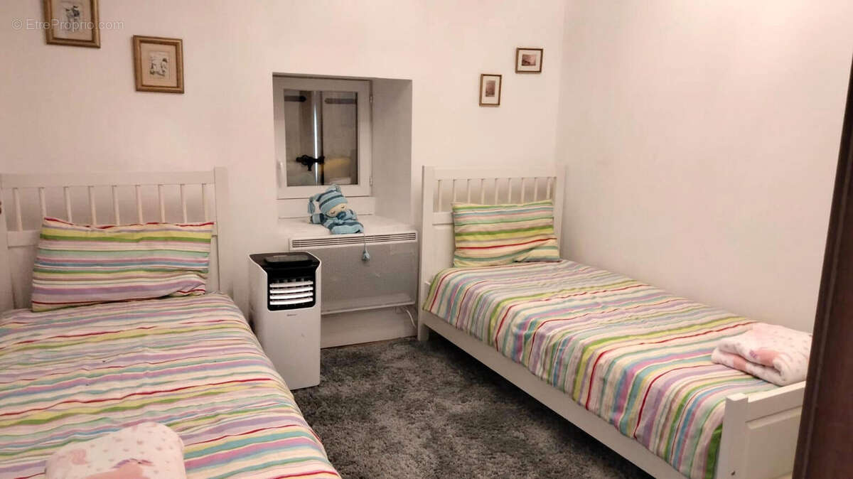 CHAMBRE - Maison à AUNAC