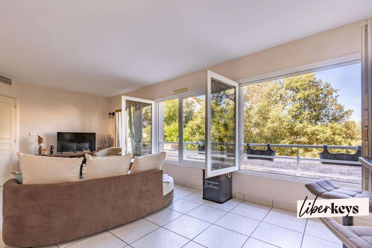 Appartement à SAINT-SEBASTIEN-SUR-LOIRE