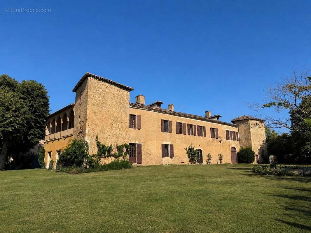 675 m² à Lectoure  - photo 4