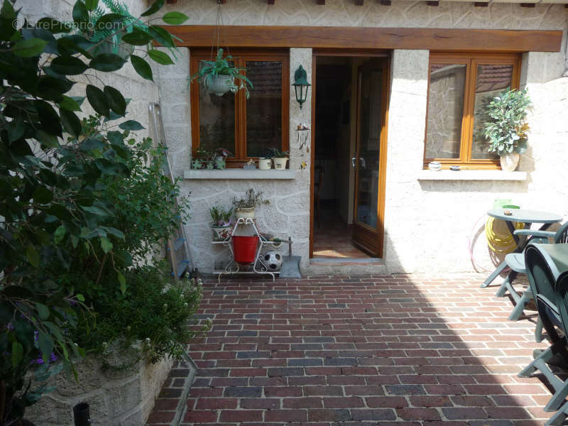 Charmante maison de ville à Pierrelaye, entre histoire et modernité - photo 15