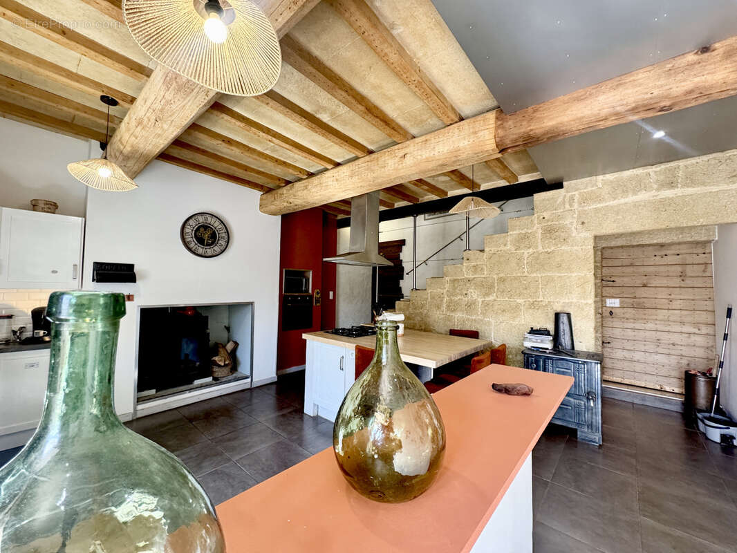 Maison à GALLARGUES-LE-MONTUEUX