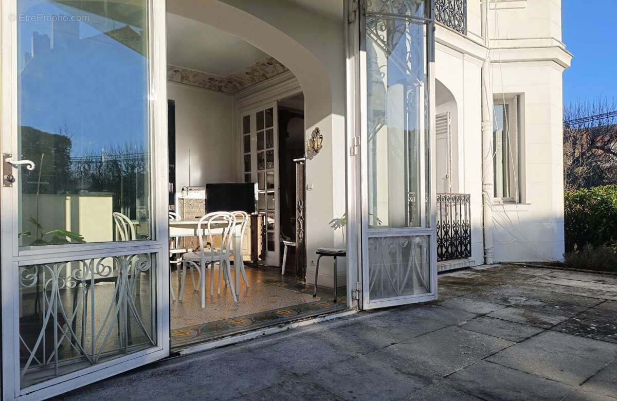 Maison à SAINT-MAUR-DES-FOSSES